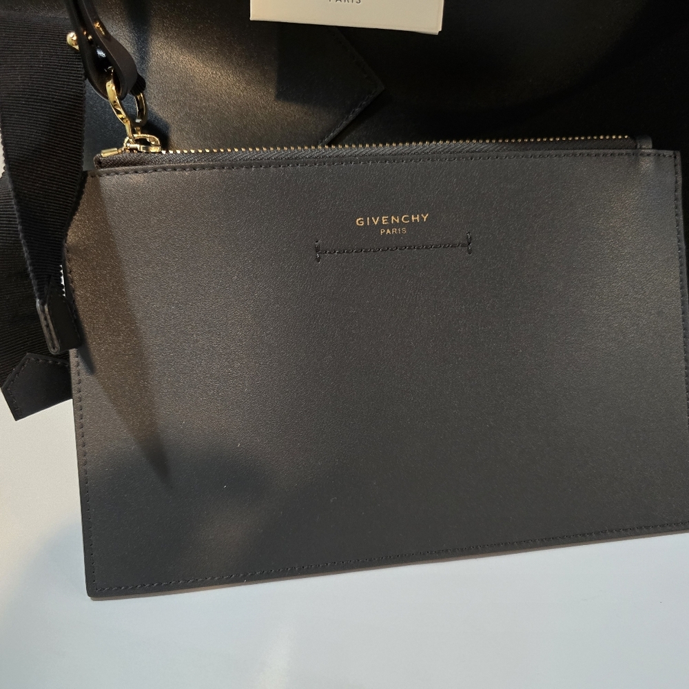 Givenchy Winged Leather Tote - Picture 4 of 16